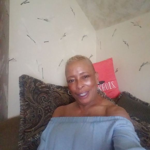 Meet your Posher, Donna - Picture 1 of 1